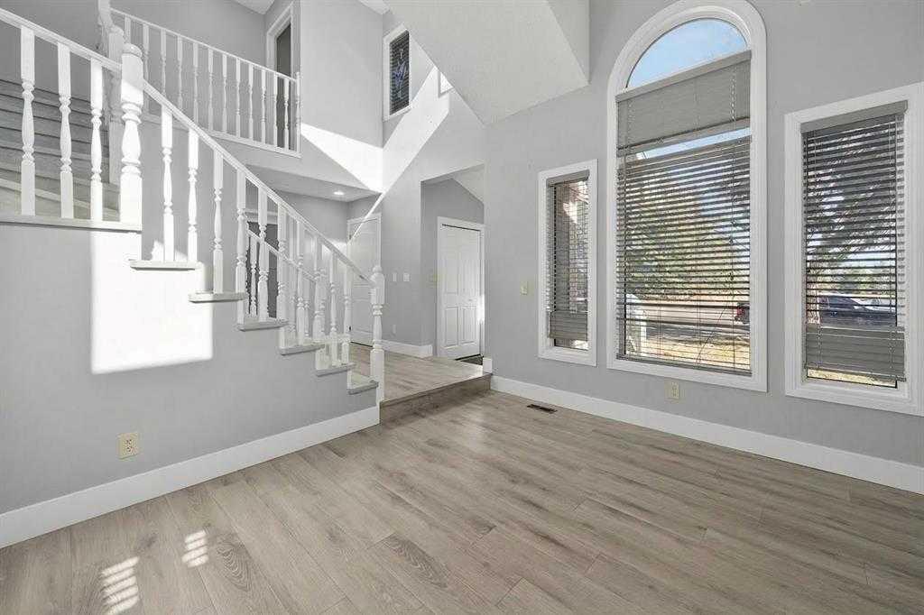 Picture for 55 Millrise Way SW