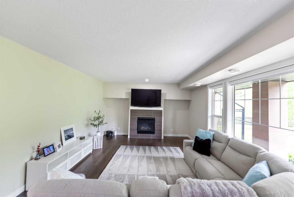 Picture for 165 Cranbrook Villas SE