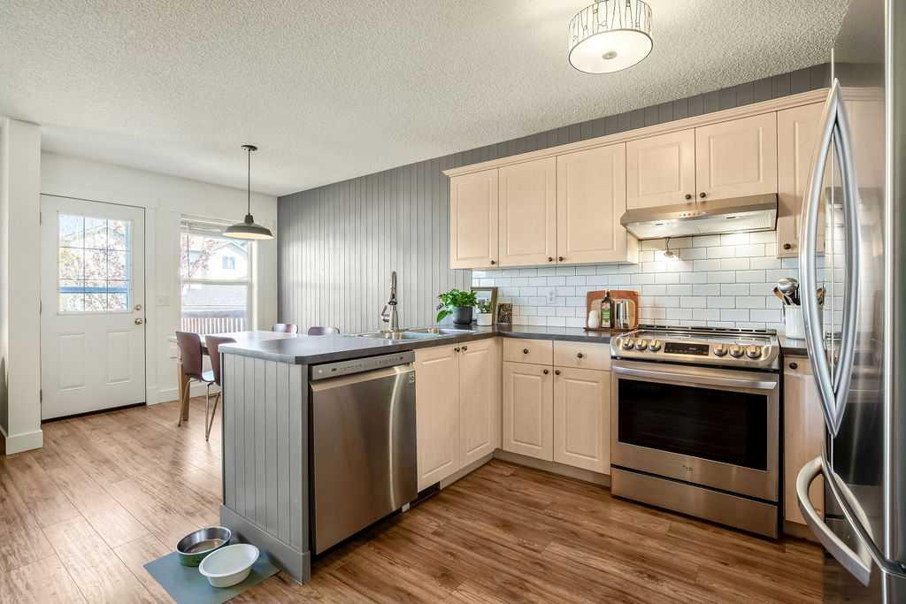 Picture for 20 Covepark Close NE