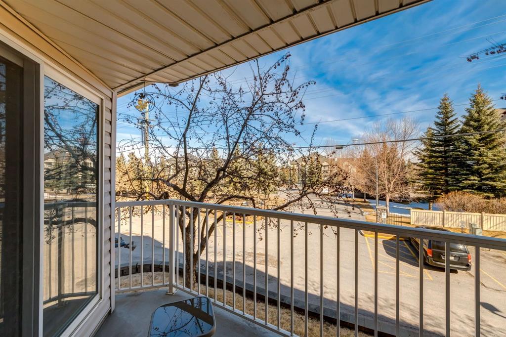 Picture for 101, 11 Somervale View SW