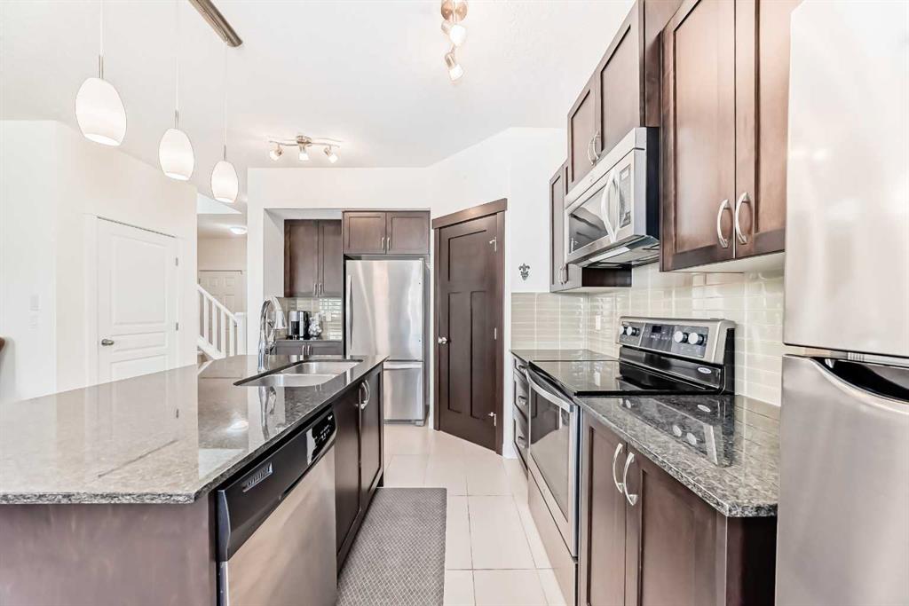 Picture for 79 Cranford Green SE