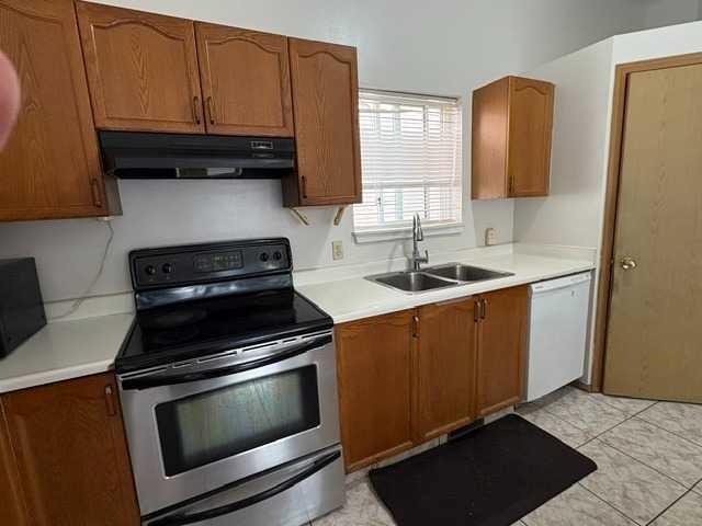 Picture for 6934 Laguna Way NE