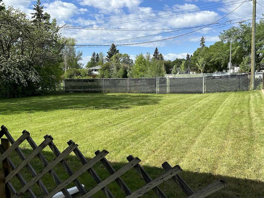 Picture for 639 Thornhill Drive NW