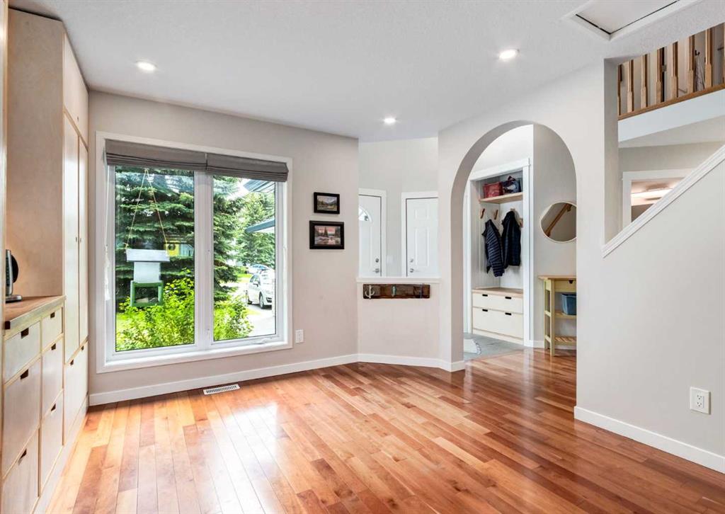 Picture for 237 Scenic View Close NW