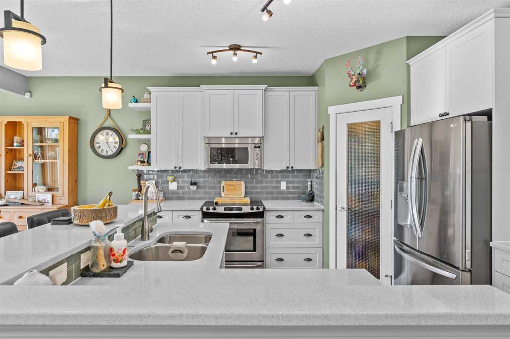 Picture for 89 Heritage Hill  https://www.cirrealty.ca/reb/creb/62/A2266562_13.jpg