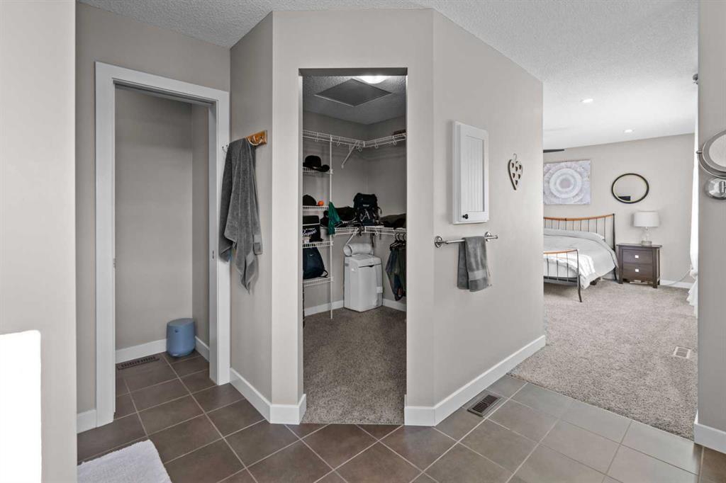 Picture for 89 Heritage Hill  https://www.cirrealty.ca/reb/creb/62/A2266562_28.jpg