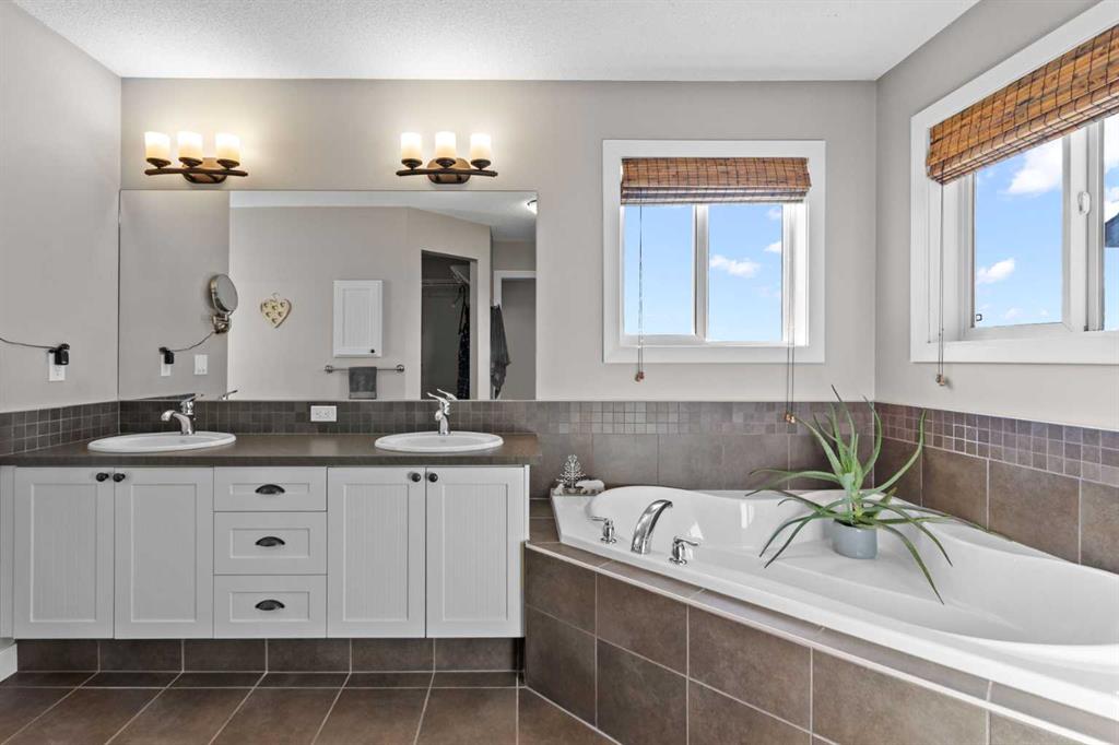 Picture for 89 Heritage Hill  https://www.cirrealty.ca/reb/creb/62/A2266562_29.jpg