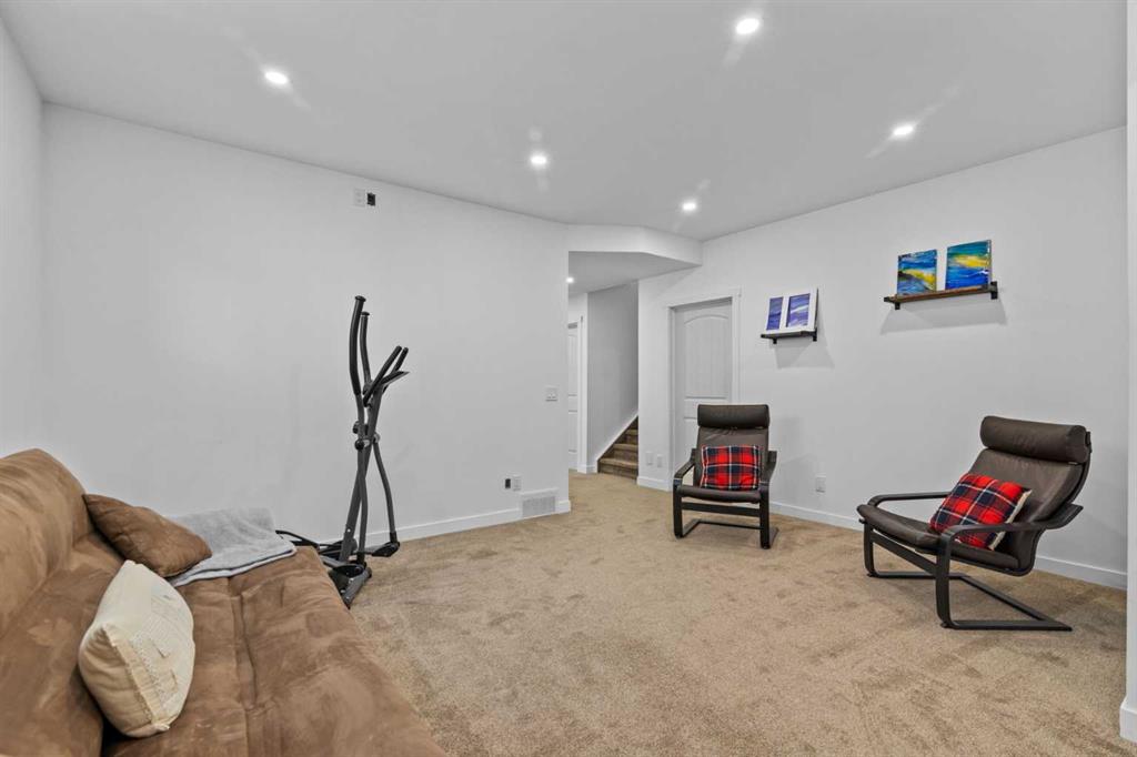 Picture for 89 Heritage Hill  https://www.cirrealty.ca/reb/creb/62/A2266562_40.jpg