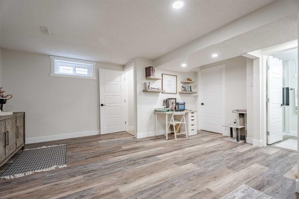 Picture for 2719 60 Street NE https://www.cirrealty.ca/reb/creb/62/A2266662_30.jpg