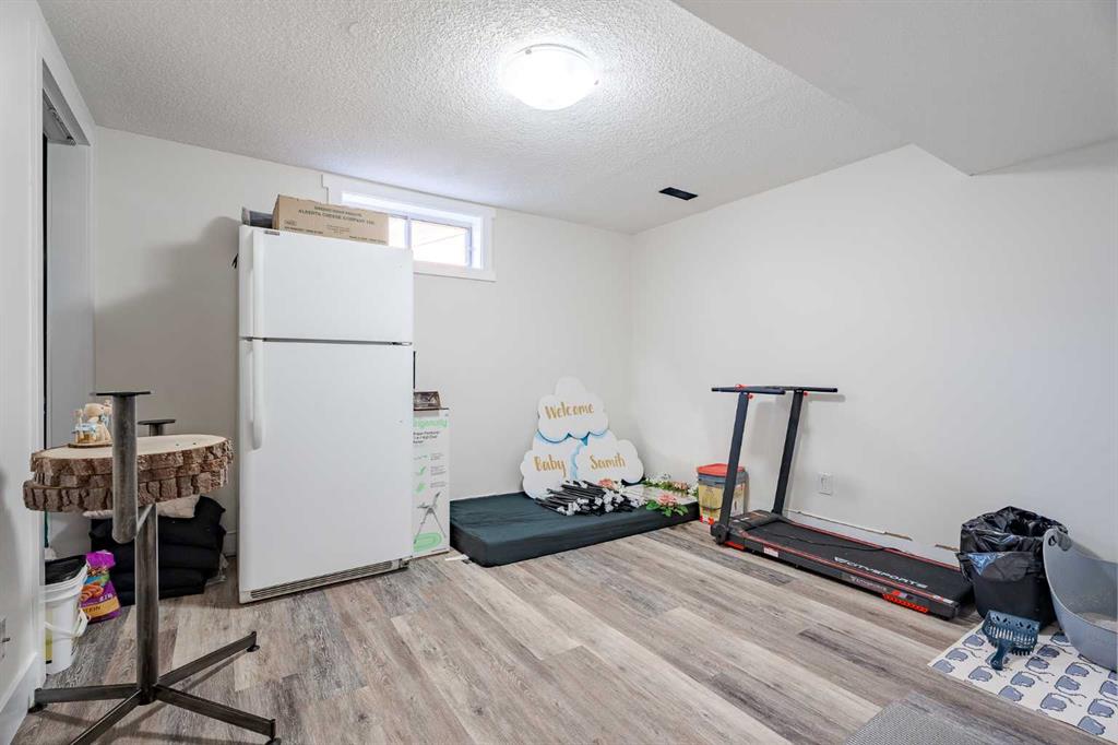 Picture for 2719 60 Street NE https://www.cirrealty.ca/reb/creb/62/A2266662_33.jpg