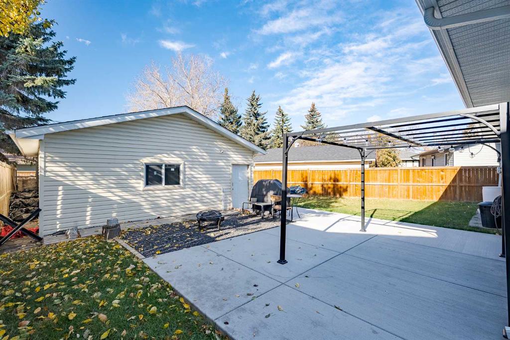 Picture for 2719 60 Street NE https://www.cirrealty.ca/reb/creb/62/A2266662_39.jpg