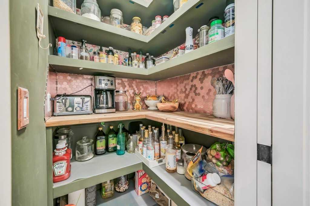 Picture for 33 Shawnee Heath SW https://www.cirrealty.ca/reb/creb/62/A2266762_11.jpg