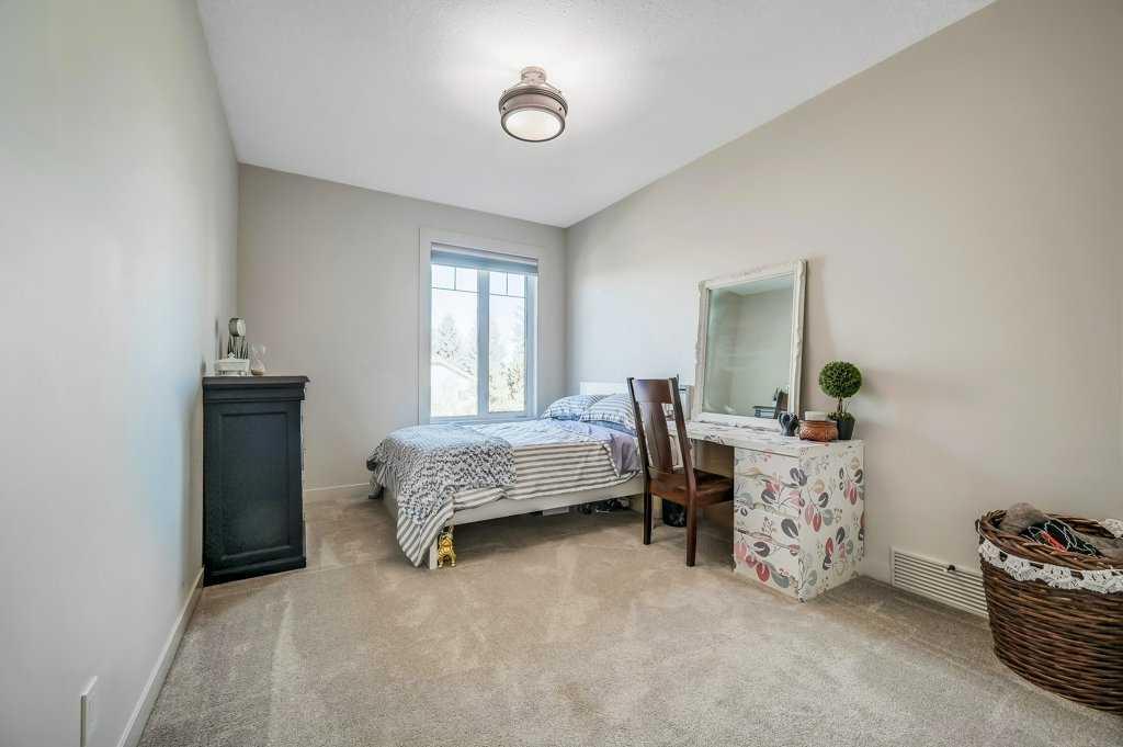 Picture for 33 Shawnee Heath SW https://www.cirrealty.ca/reb/creb/62/A2266762_33.jpg