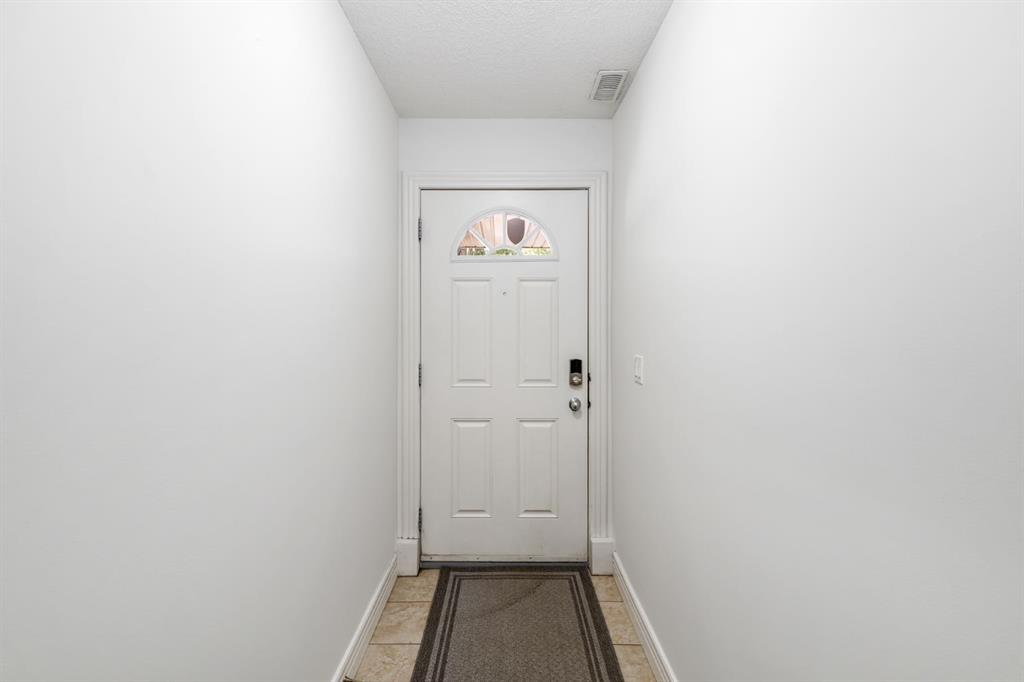 Picture for 7, 156 Rockyledge View NW