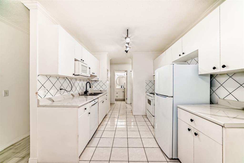 Picture for 205, 626 2 Avenue NE