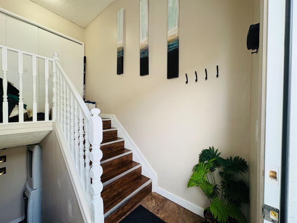 Picture for 3, 1412 43 Street SE