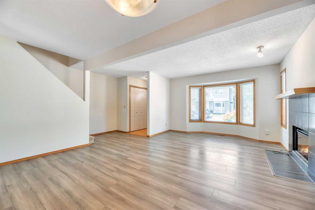 Picture for 103 Riverglen Park SE