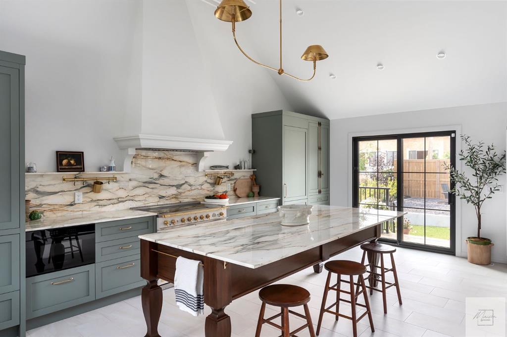 Picture for 1011 Lake Wapta Way SE