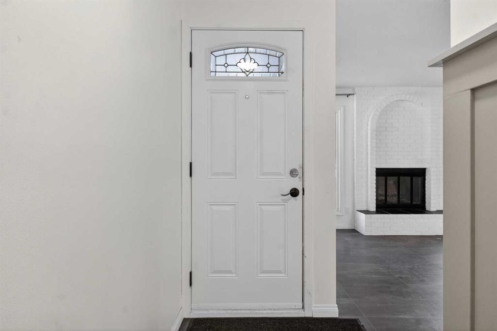 Picture for 33 Sunhurst Crescent SE