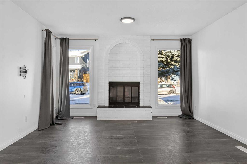 Picture for 33 Sunhurst Crescent SE