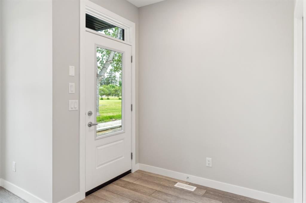 Picture for 4, 8911 6 Street SE