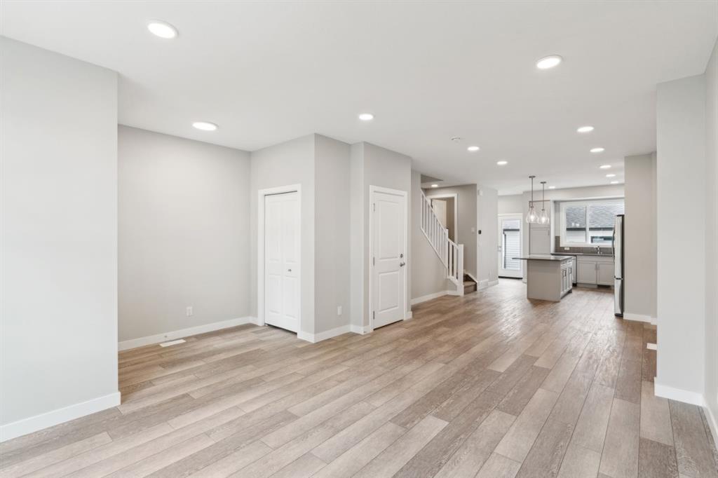 Picture for 4, 8911 6 Street SE