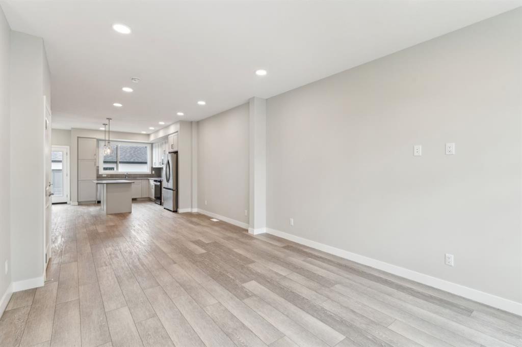 Picture for 4, 8911 6 Street SE