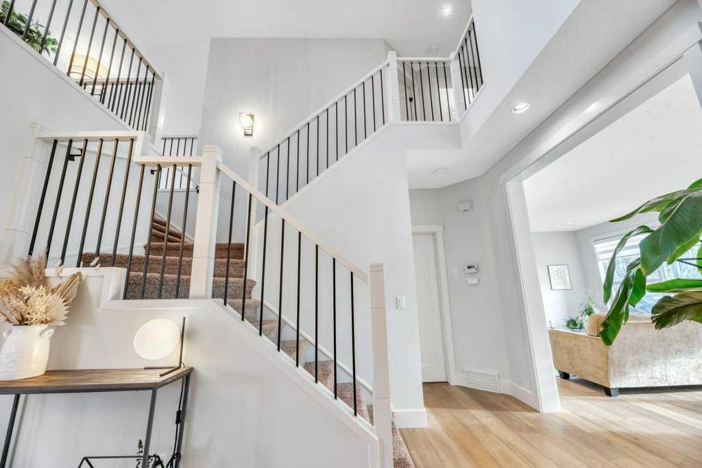 Picture for 225 Discovery Ridge Way SW