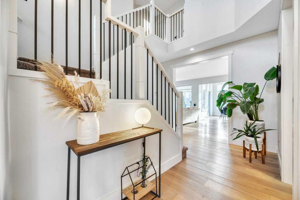 Picture for 225 Discovery Ridge Way SW