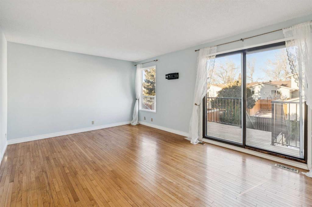 Picture for 308 Woodvale Crescent SW