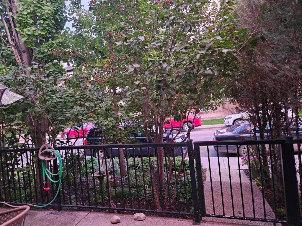 Picture for 1, 730 56 Avenue SW