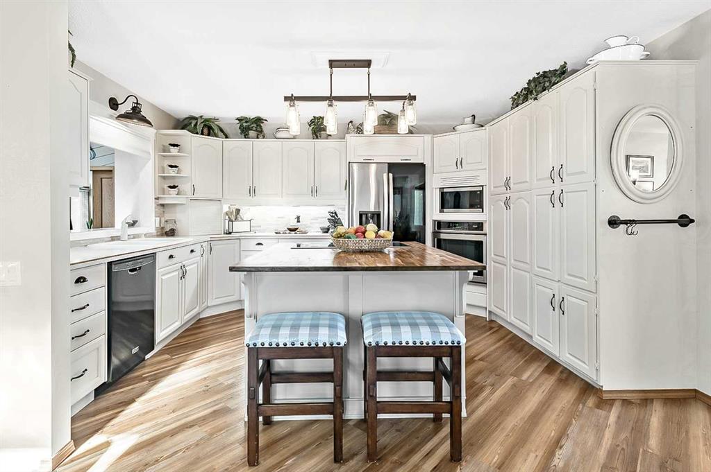 Picture for 607 9 Street SE