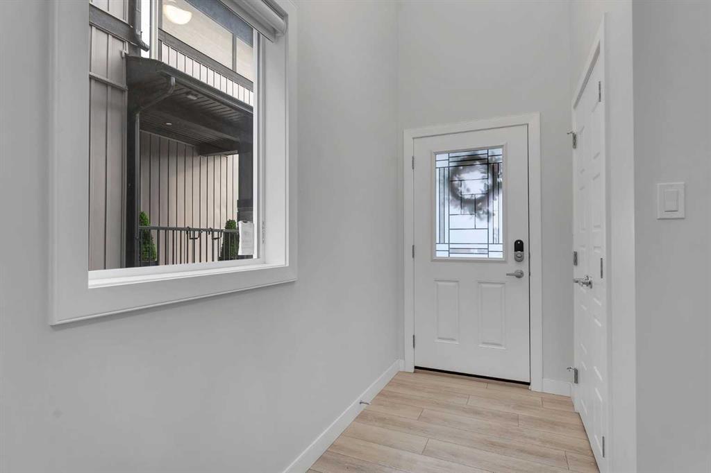 Picture for 15 Midgrove Drive SW