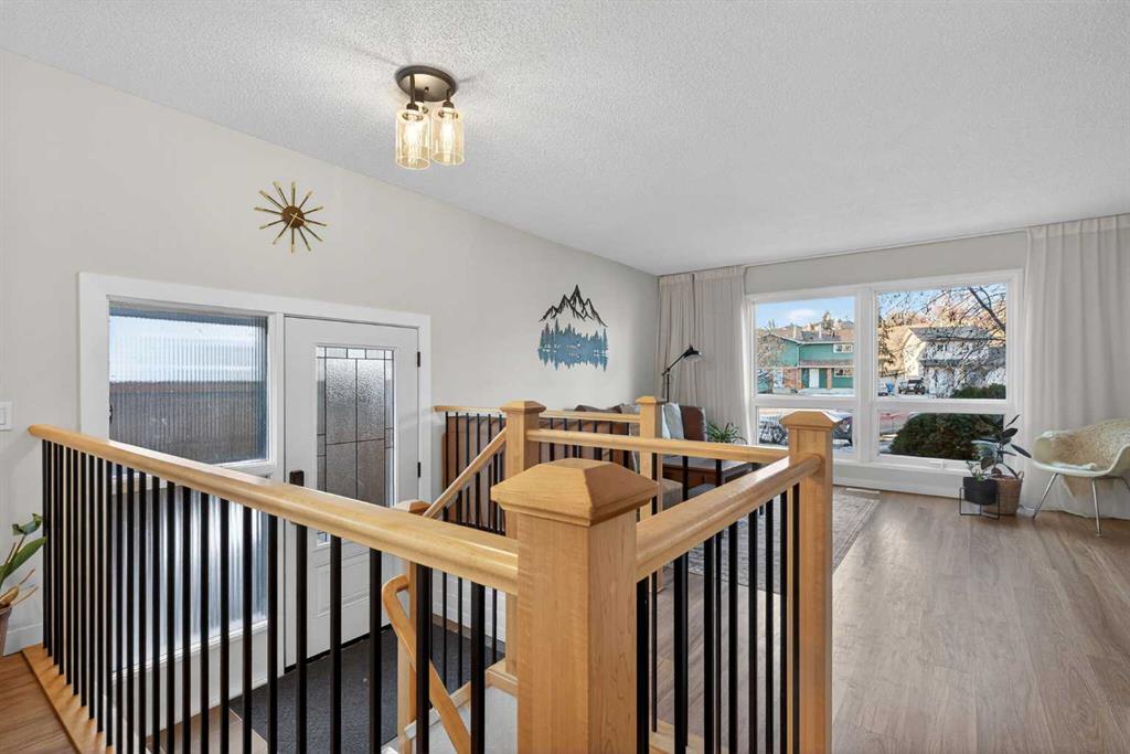 Picture for 10 Deer Lane Bay SE