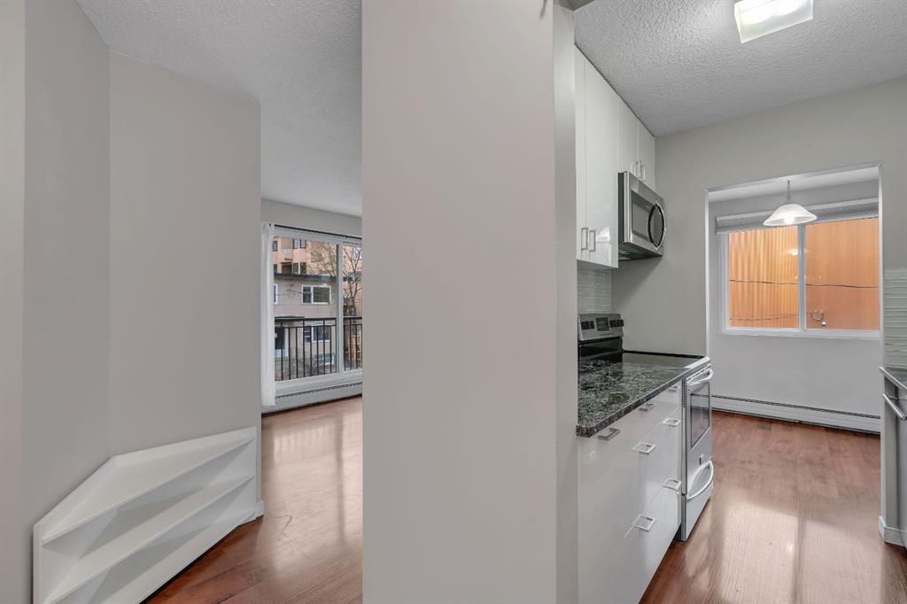 Picture for 303, 1502 21 Avenue SW