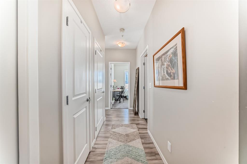 Picture for 204, 10 Mahogany Mews SE