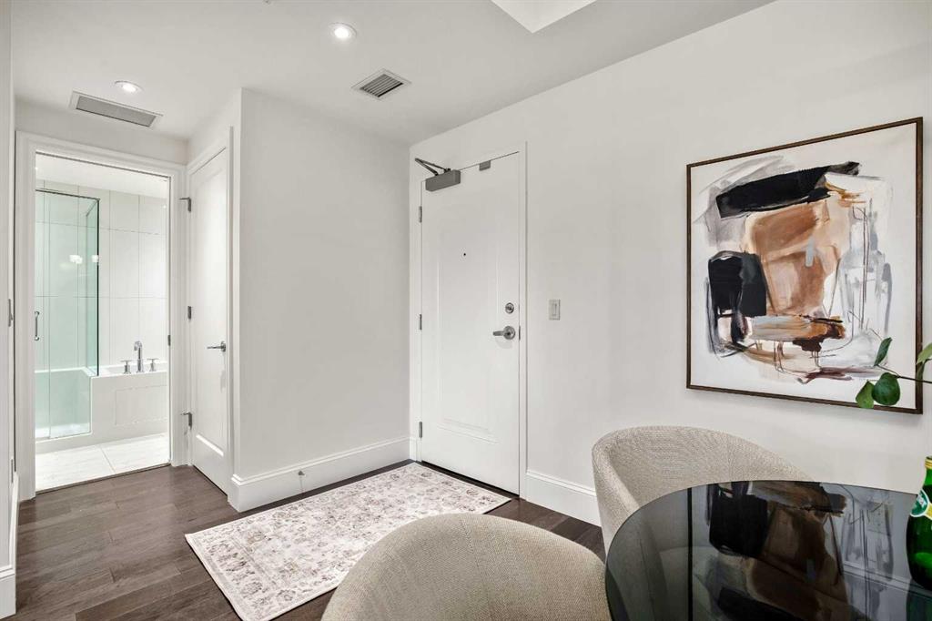 Picture for 404, 131 Quarry Way SE