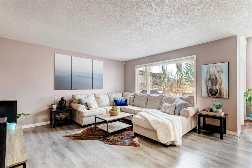 Picture for 226 Cougarstone Gardens SW