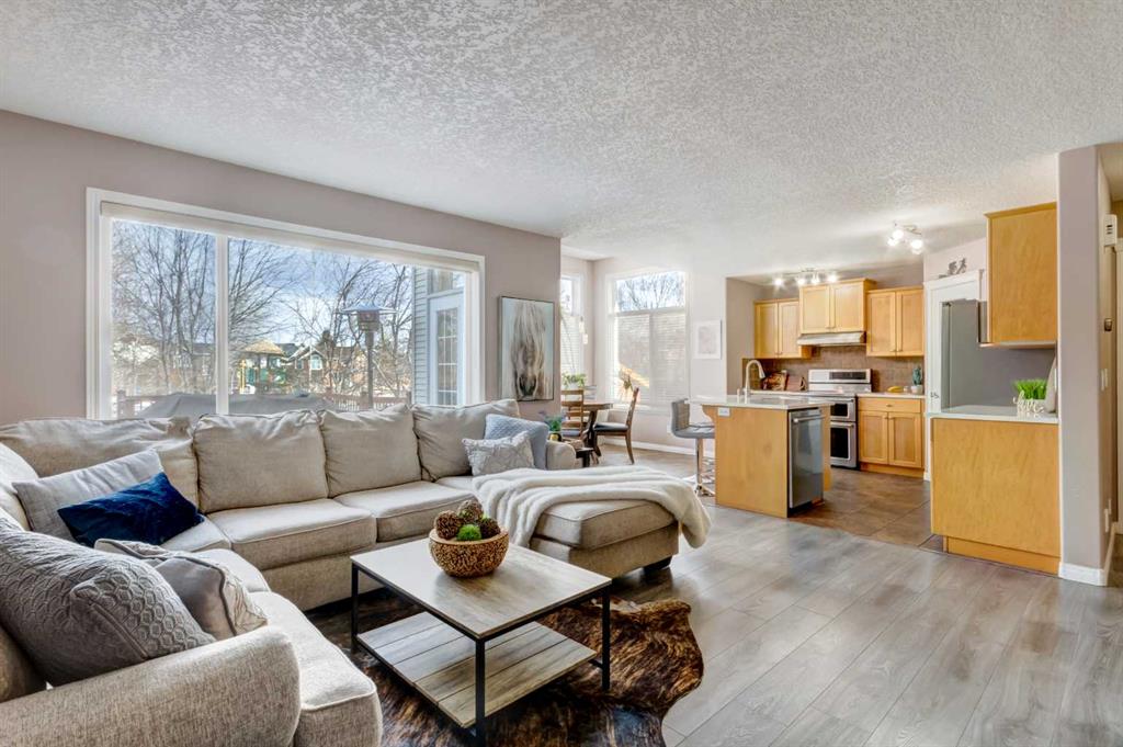 Picture for 226 Cougarstone Gardens SW