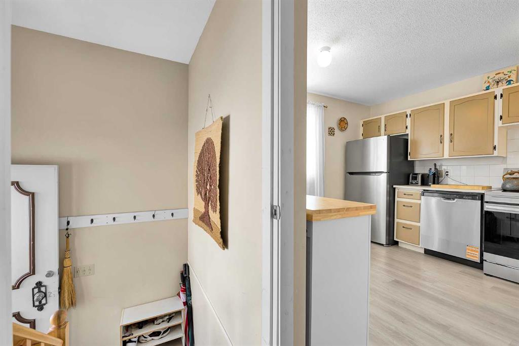 Picture for 116 Huntwick Way NE