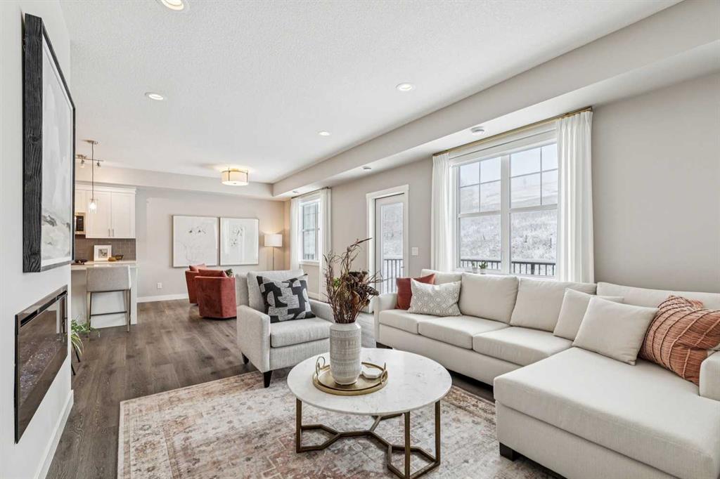 Picture for 718 Cranbrook Walk SE