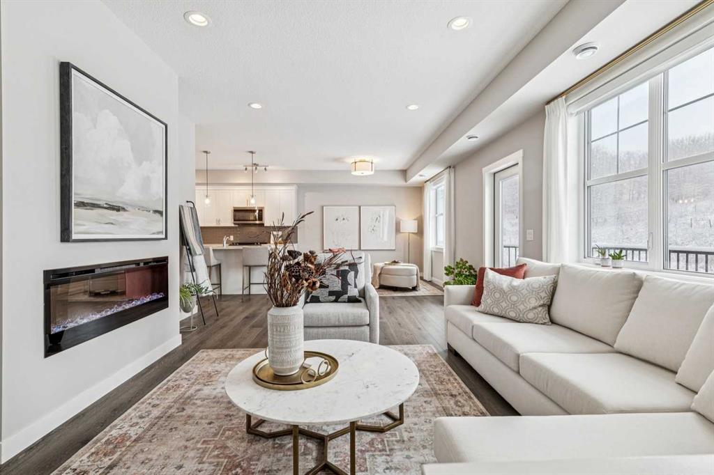 Picture for 718 Cranbrook Walk SE