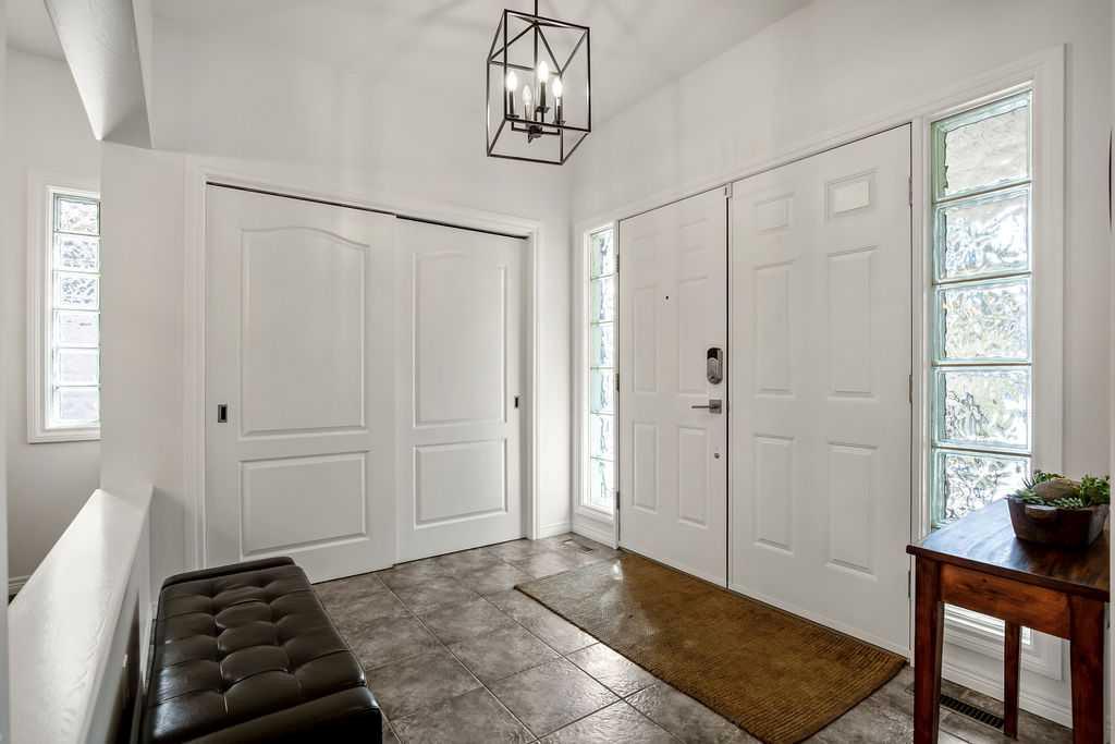 Picture for 89 Evergreen Crescent SW