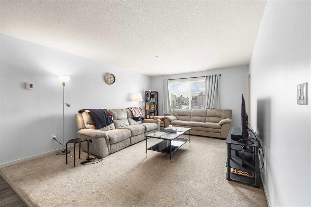 Picture for 2210, 181 Skyview Ranch Manor NE