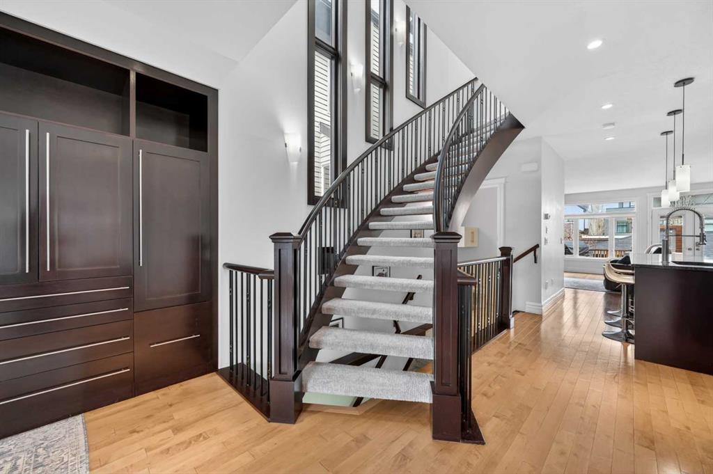 Picture for 1924 48 Avenue SW