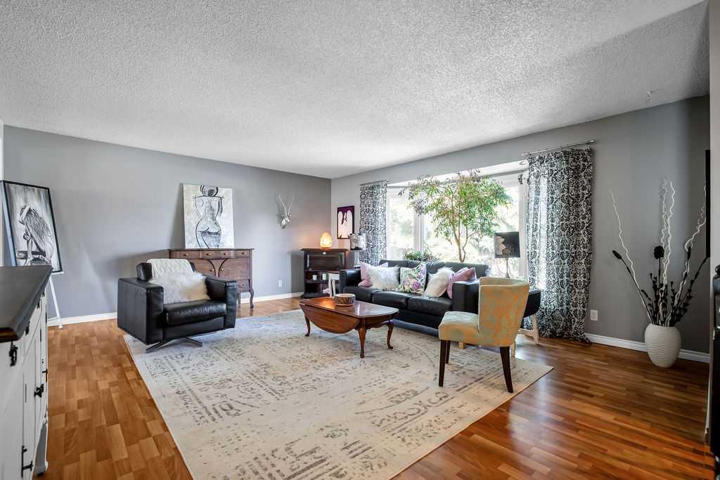 Picture for 13 Maplewood Estates 
