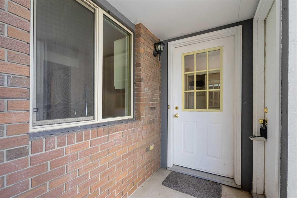 Picture for 13, 803 Varsity Estates Drive NW