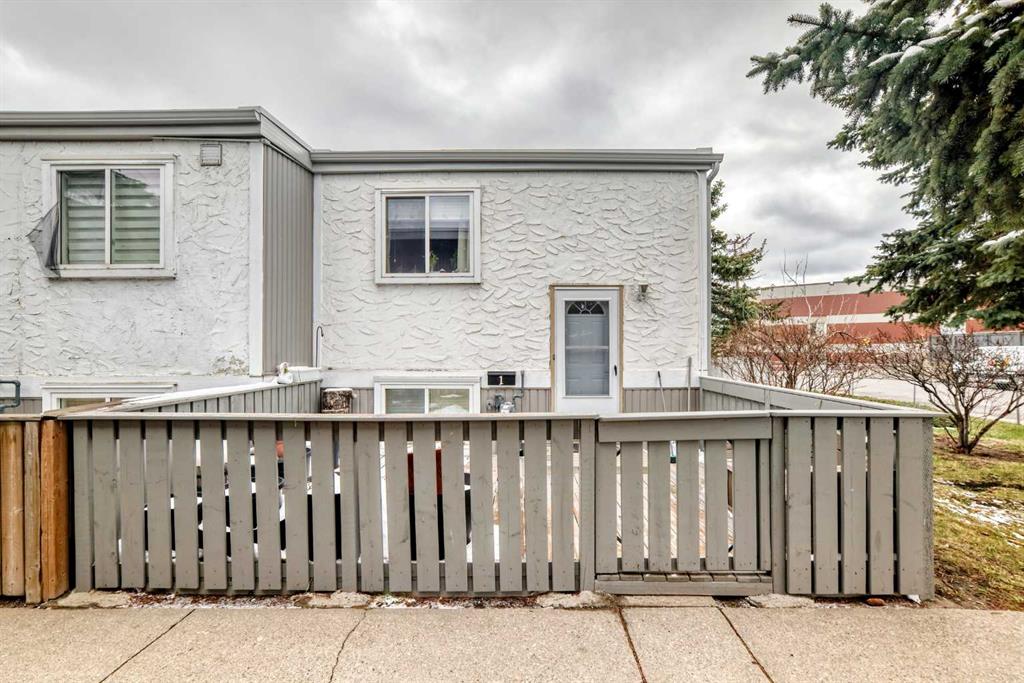 Picture for 1, 455 Huntsville Crescent NW