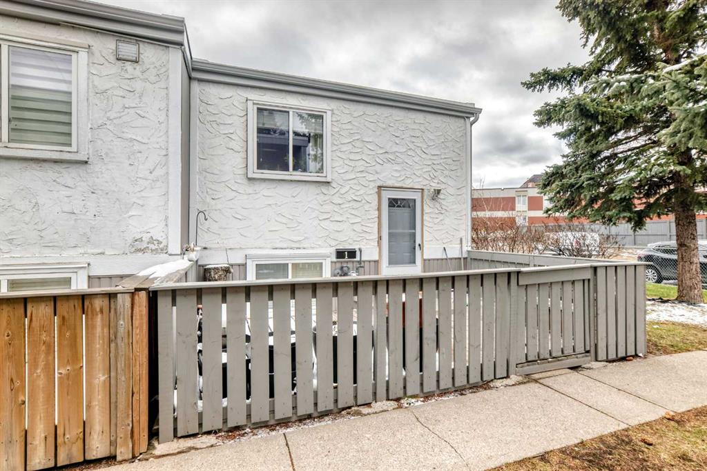 Picture for 1, 455 Huntsville Crescent NW