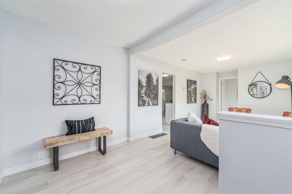 Picture for 230 4 Avenue SE